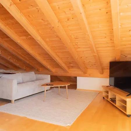 ღliboria I Helle Dachgeschosswohnung In Riegsee-hagen *