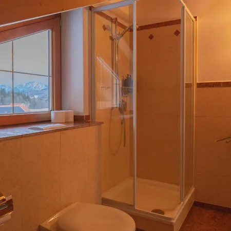 Apartament ღliboria I Helle Dachgeschosswohnung In Riegsee-hagen